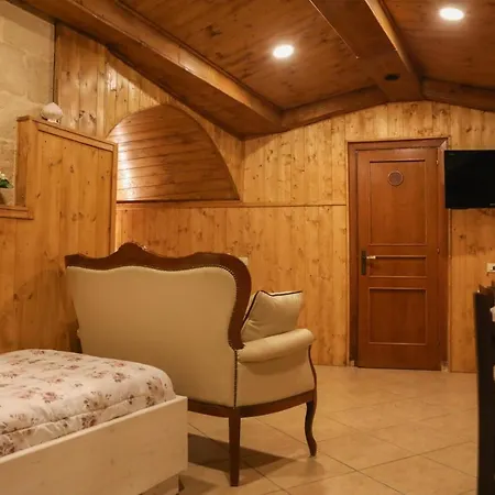 度假居 Terra E Marte Nella Roccia 巴里