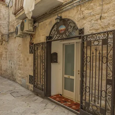 Terra E Marte Nella Roccia Bari